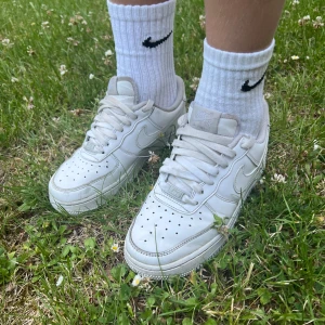 AIR FORCE 1 vita - Storlek 38 Helt okej skicka  Plus frakt 