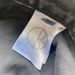 Två par polarskate 93 - Straight/baggy byxor midje size 32