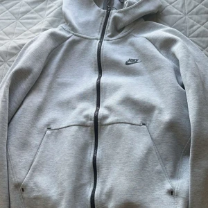 Nike tröja 500 kr - Storlek M