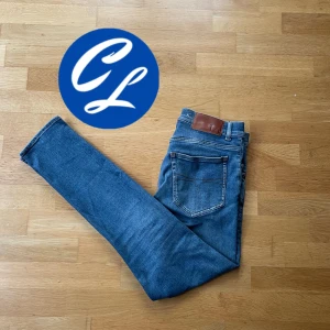 Tiger of Sweden Jeans  - Tja! Nu säljer vi dessa extremt snygga Tiger of Sweden jeansen! Jeansen är i riktigt bra skick. Storlek 31/32. Tveka inte att höra av dig vid minsta fråga eller fundering!👍