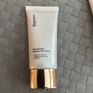 Beautyact cc cream  - Oanvänd färg 09 W 