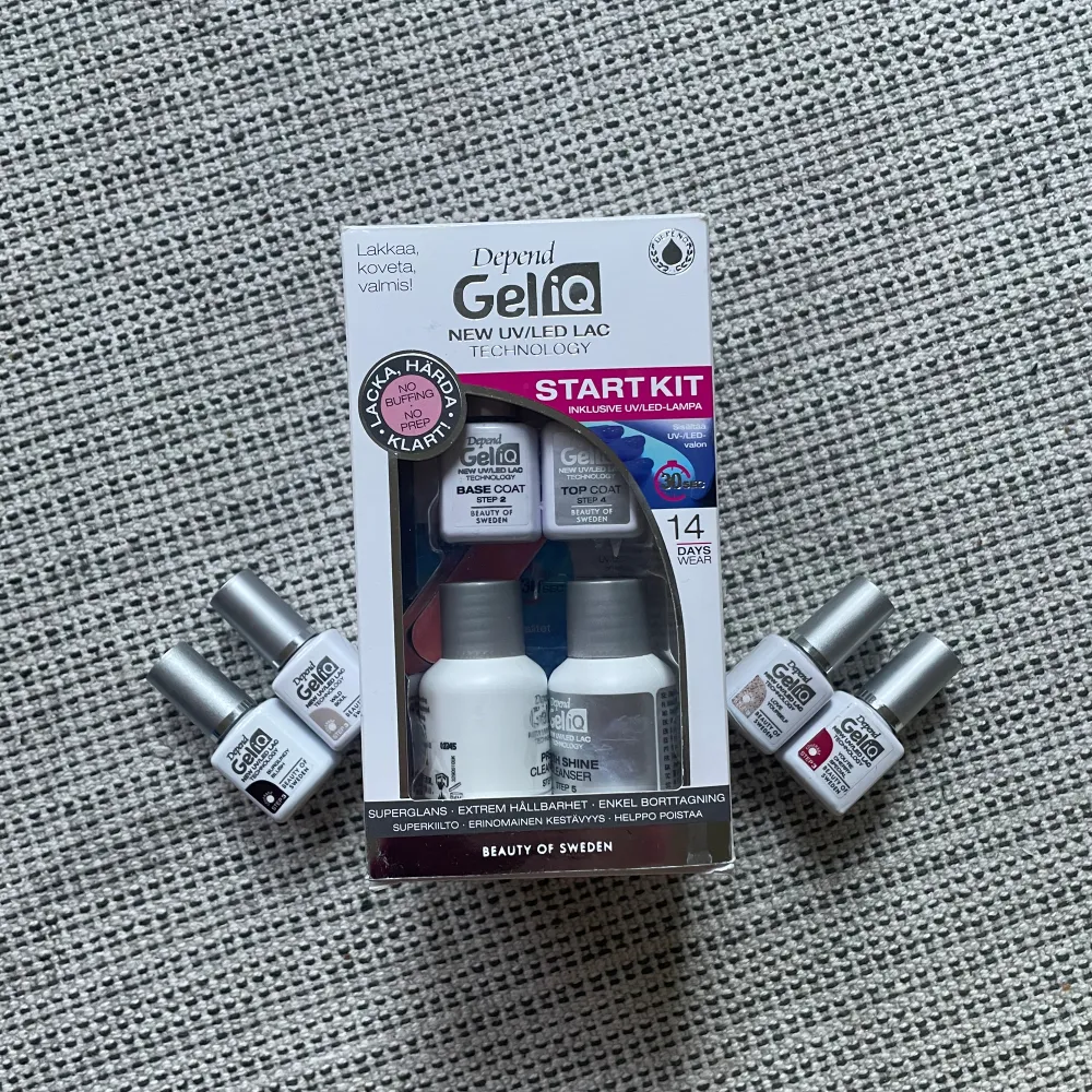 GeliQ start kit med UV/led lampa, 4 färger och oil remover, använda ~7 gånger. Övrigt.