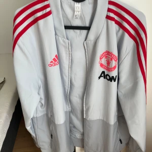 United tröja - Knappast använd.