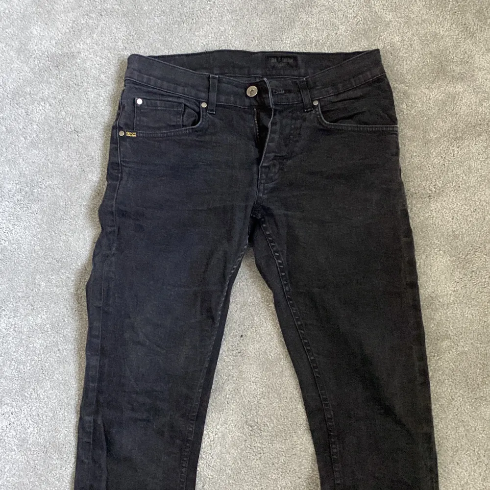 Säljer dessa snygga Tiger of Sweden jeans | Dem är i storlek 30/32 | Dem är i riktigt bra skick🔥| Hör av er vid funderingar🤝🏻 | Priset kan alltid diskuteras🙌🏼 . Jeans & Byxor.