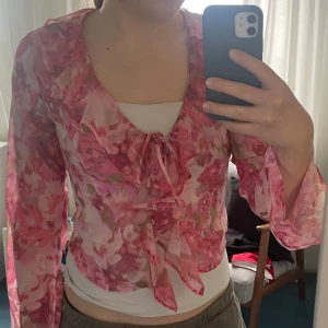 Rosa blus - En rosa blus från stradivarius som aldrig har använts. 