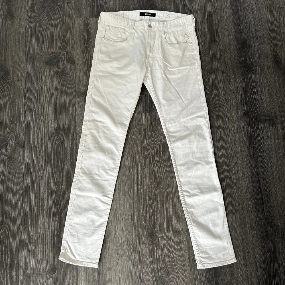 | Riktigt feta Replay Jeans | Perfekt till sommaren | Storlek W32 L34 men de är lite små i storleken! Hör av dig vid minsta fundering!. Jeans & Byxor.