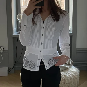 Blus - Fin somrig blus i toppen skick.