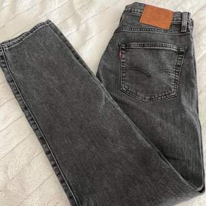 Levis jeans, mörkgrå 502  W 30 L 32