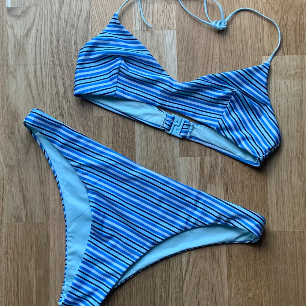 Bikini set from weekday, in great condition. Bottoms size M and top S . Övrigt.