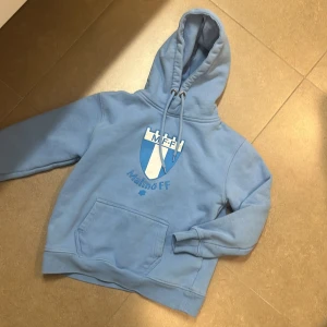 MFF hoodie barn - Stl 146/152 men är liten mer 128/134. Fint skick. 