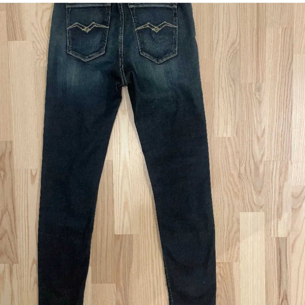 Nya replay jeans. Stl 27/30 färg mörkblåa. Jeans & Byxor.