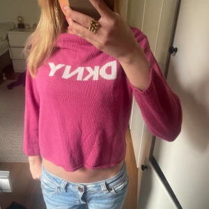 Stickad tröja - Så fin stickad tröja från DKNY