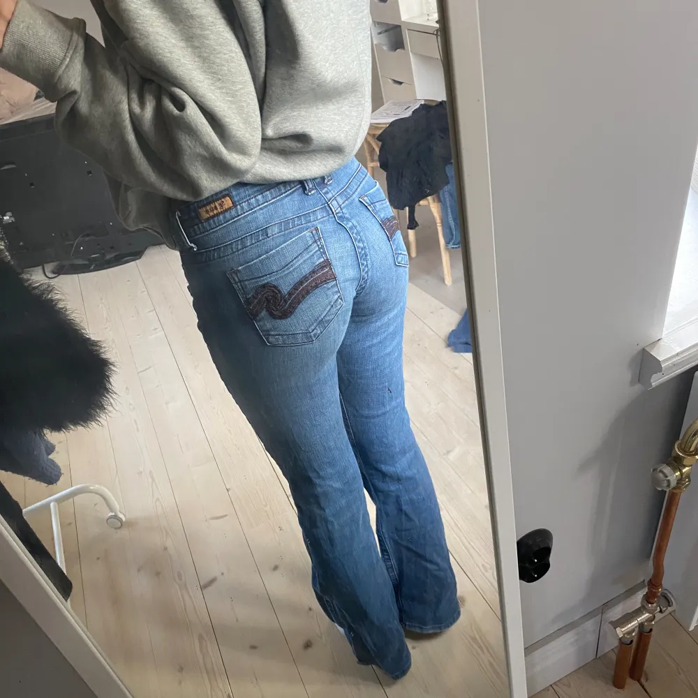 Jättesnygga jeans som nästan aldrig används💕. Jeans & Byxor.
