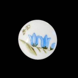 söt pin - cute pin i porslin, ca 3-4 cm i diameter! 