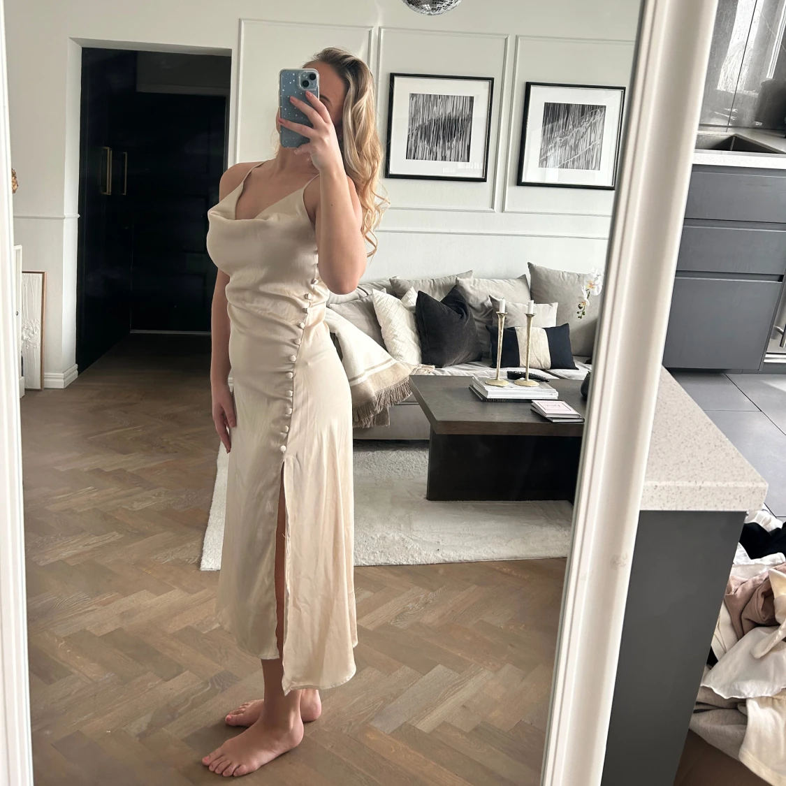 Beige sidenklänning - 90