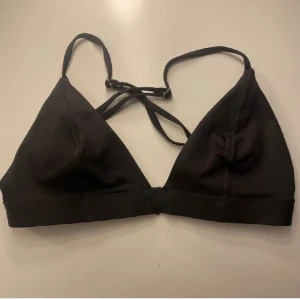 Bikinitopp - Säljer pga för liten på mig, använd ett fåtal gånger🥰 Säljer för 50kr+frakt