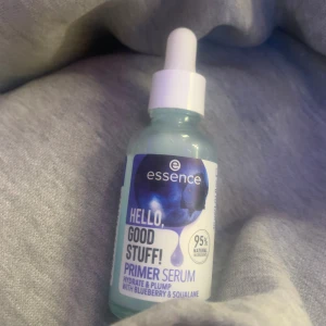 essence primer serum.  - Det är cirka 60 procent kvar av den. 
