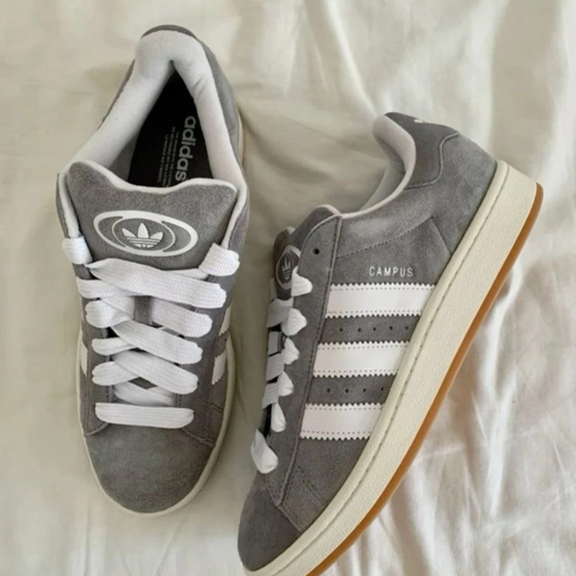 Grå adidas campus  - 90