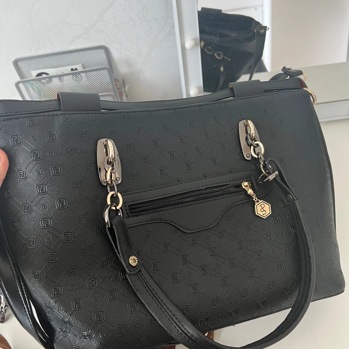 svart handväska - 90