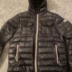 Moncler douret - Används ej längre 
