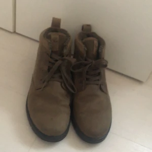 Ecco skor för barn - Jag har använt de i några par dagar men de är i fint skick.