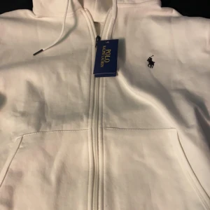 ralph lauren tröja med dragkedja  - ralph lauren tröja med dragkedja helt ny storlek S men stor i storlek 