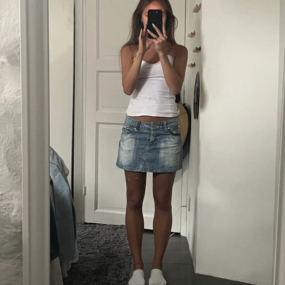 Lågmidjad ljus jeanskjol