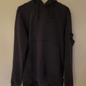 Stone island hoodie  - Stone island hoodie. Skick 8/10 | pris 1090kr