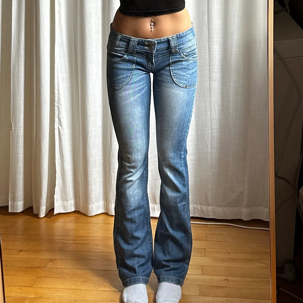 Vintage från House denim💓midja 39 innerben 80 jae 165. Jeans & Byxor.