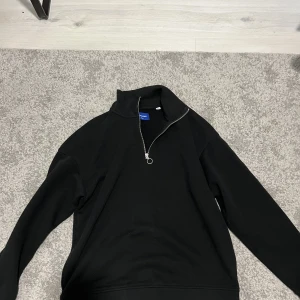 Jack & Jones half zip - Half zip oversized från jack & jones. Storlek S, bra skick