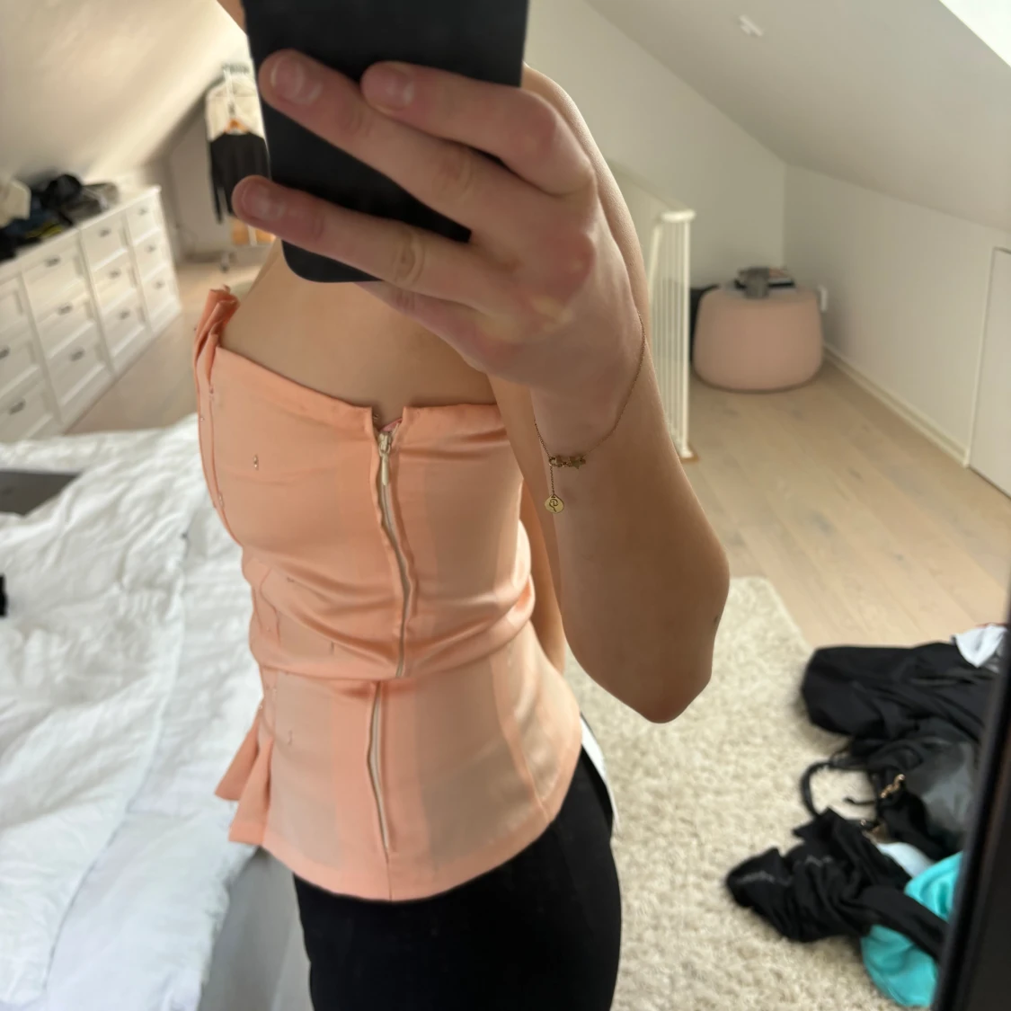 Korsett med pärldetaljer - 91