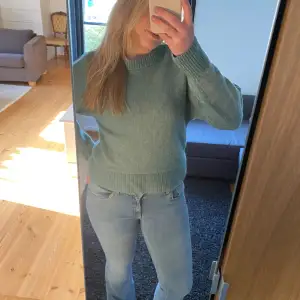 Fin grön tröja i mohair från HMs premium kollektion🥰 Kan tänka mig att sänka priset vid snabb affär😊