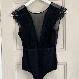 Spetsbody - Använd ett fåtal gånger. Utan anmärkningar! 