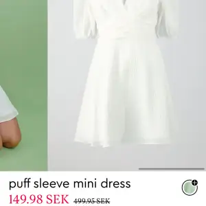 Någon som säljer denna klänningen i vit i storlek 38🥰