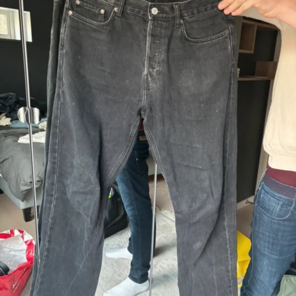 Straight jeans från Weekday, bra skick. Jeans & Byxor.