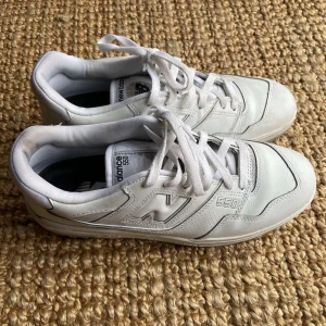 New balance skor - Säljer ett par 550 bra skick 7/10 ingen låda ingår