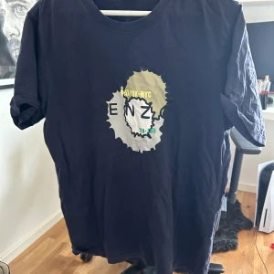 Kenzo t shirt  - Kenzo t shirt strlk L I bra skick inga defekter.