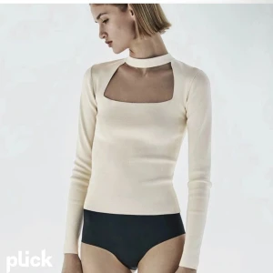 zara topp - jättefin tröja från zara i jättefint skick. kommer bara inte till användning 💕