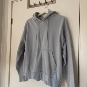 Weekday hoodie - Fin Hoodie som är oversized 