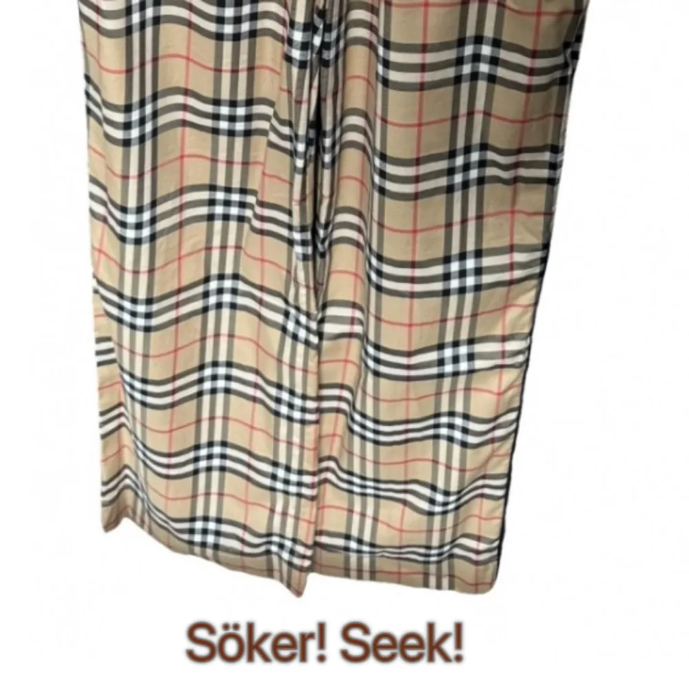 Söker! Seeking long burberry trousers with classic check. Size equivalent to M-L. Please private message me if you want to sell or know someone is selling!✨❤️. Jeans & Byxor.