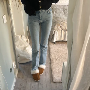 Gina jeans  - Pris kan diskuteras!!! Använda enstaka ggr 