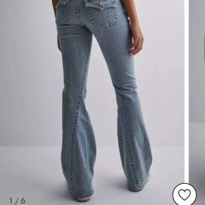 säljer mina true religion jeans i storlek 29, använt dom två gånger. skriv privat för fler bilder eller frågor 🫶🏼