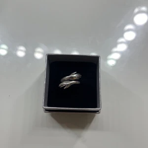 Hand ring - Fin justerbar ring som inte kommer till användning💕