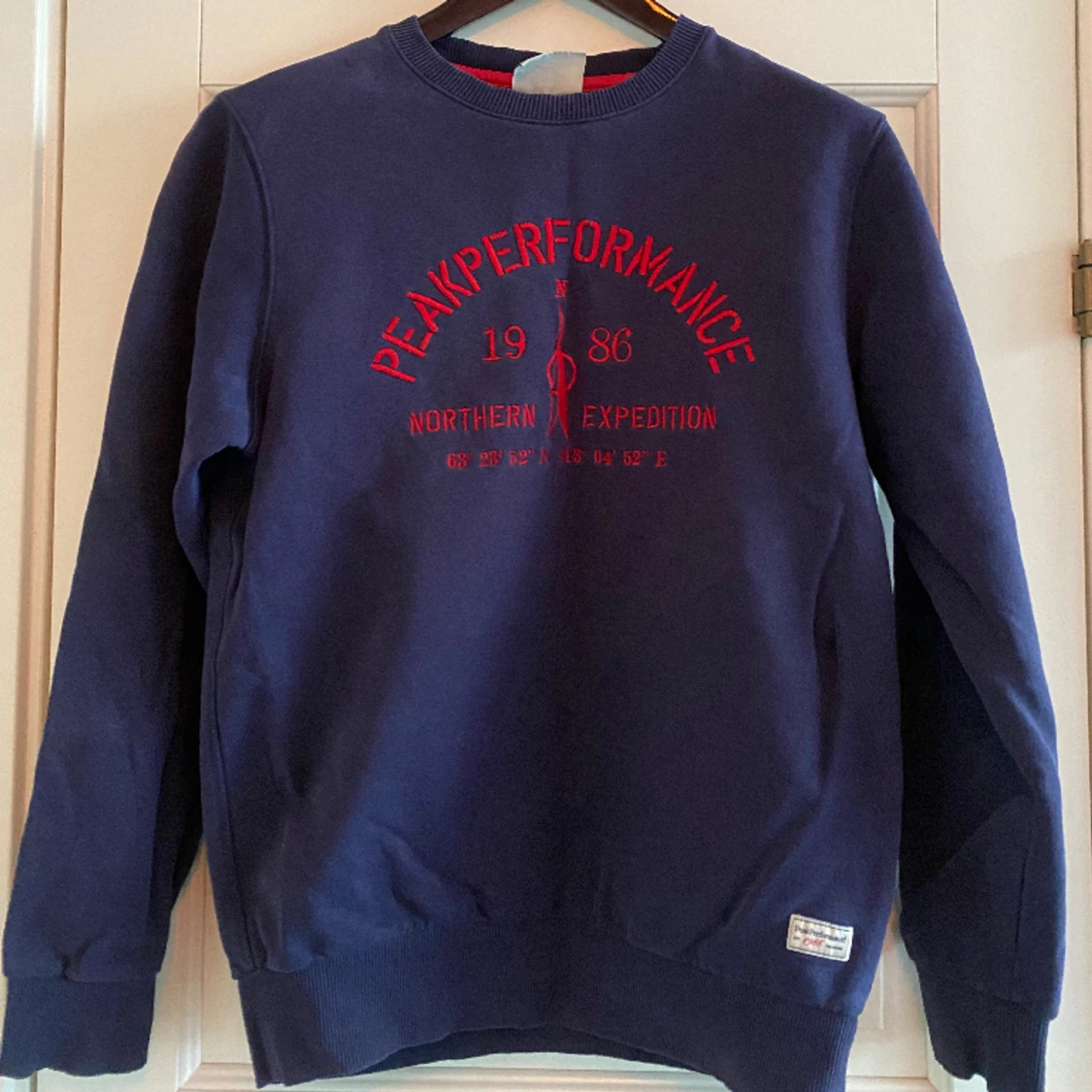 Peak Performance crewneck