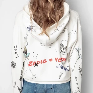 Zadig kofta - säljer nu denna sjukt unika zadig koftan i storlek xs/s men skulle troligt vis passa en stor S med! Nypris 2600 Köp direkt för 1600