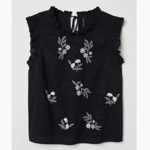 Sommar blus - Super gullig blus som passar perfekt nu till vår/ sommar💞 Bara att skriva vid frågor🤗