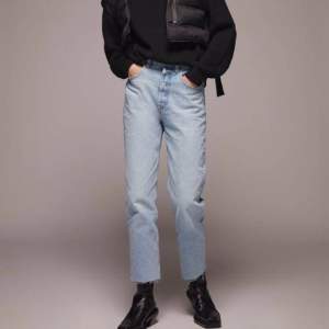 Jättefina raka jeans från Zara. Aldrig använda! 