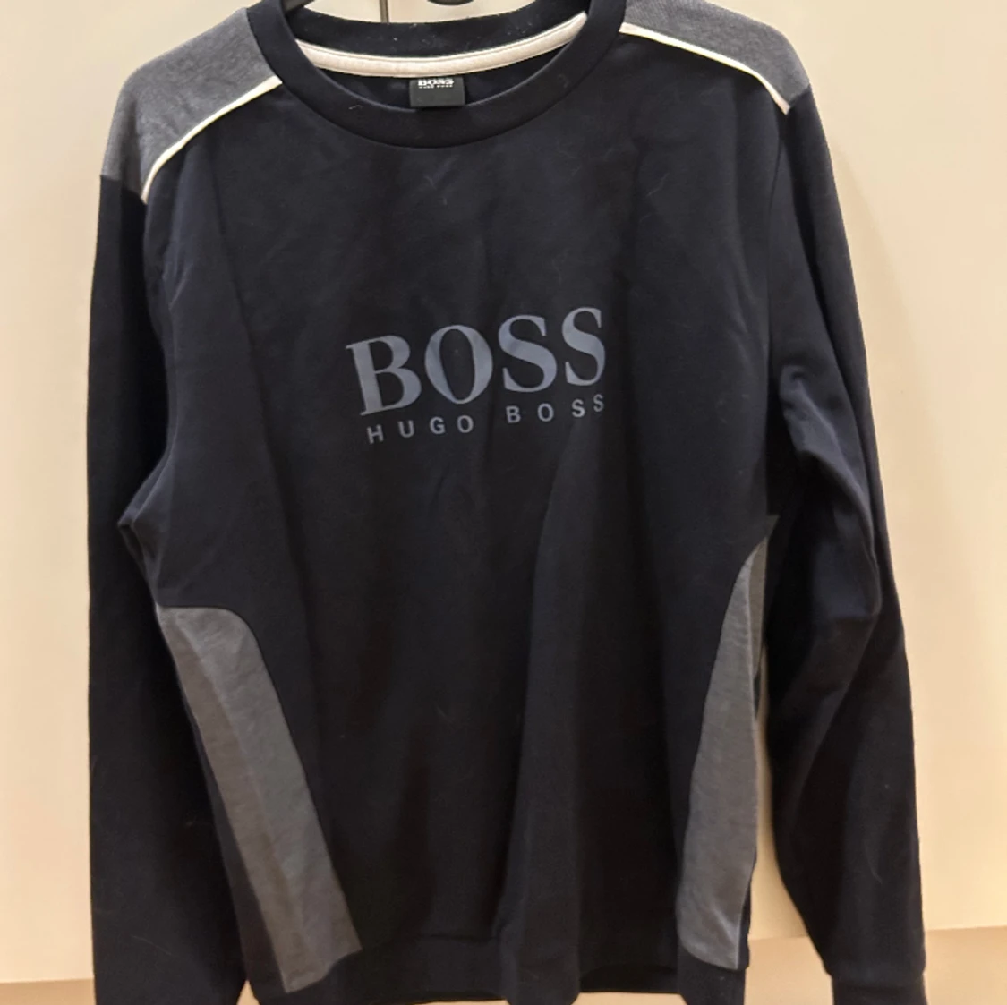 Hugo Boss tröja