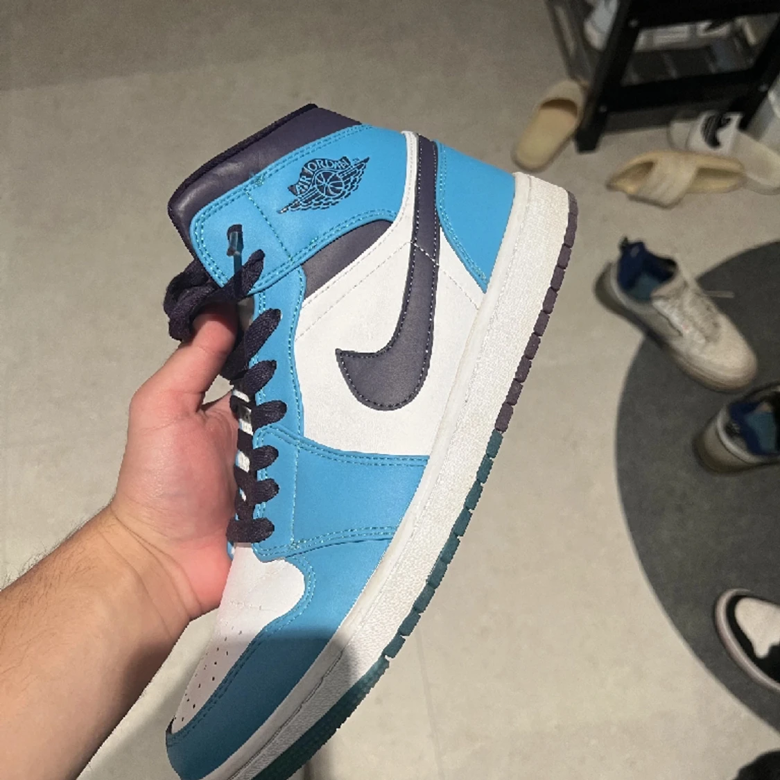 Jordan 1 Mid Hornets  - 90