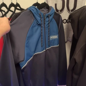 Mckenzie  - Mckenzie zip nyskick